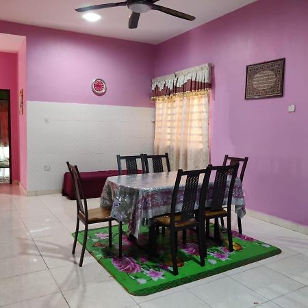 Umaira Homestay Chemor Esterno foto